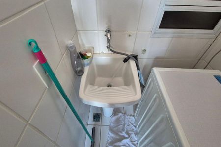 Apartamento para alugar com 80m², 2 quartos e 2 vagasDetalhe da Área de Serviço 