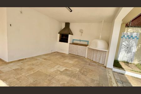 Casa para alugar com 400m², 4 quartos e 5 vagasÁrea comum - Churrasqueira