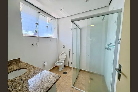Casa para alugar com 400m², 4 quartos e 5 vagasBanheiro 1
