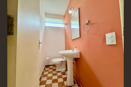 Casa para alugar com 400m², 4 quartos e 5 vagasLavabo