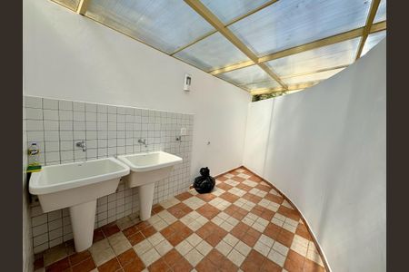 Casa para alugar com 400m², 4 quartos e 5 vagasLavanderia 