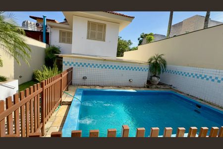 Casa para alugar com 400m², 4 quartos e 5 vagasPiscina