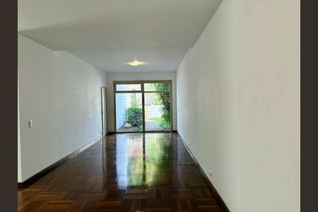 Casa para alugar com 400m², 4 quartos e 5 vagasSala