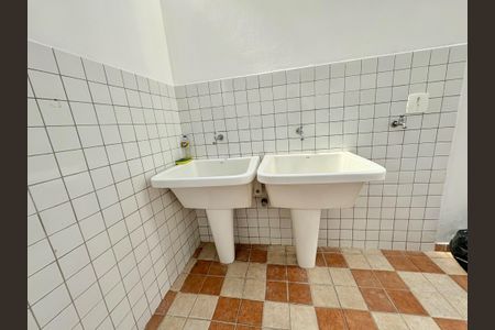 Casa para alugar com 400m², 4 quartos e 5 vagasLavanderia 