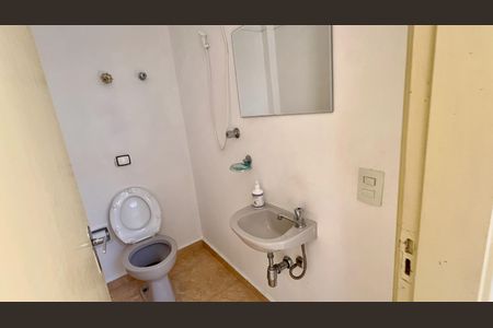 Casa para alugar com 400m², 4 quartos e 5 vagasBanheiro de serviço