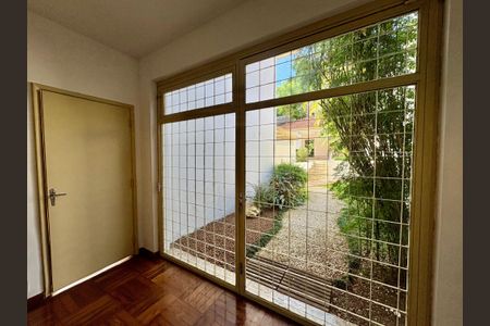 Casa para alugar com 400m², 4 quartos e 5 vagasSala