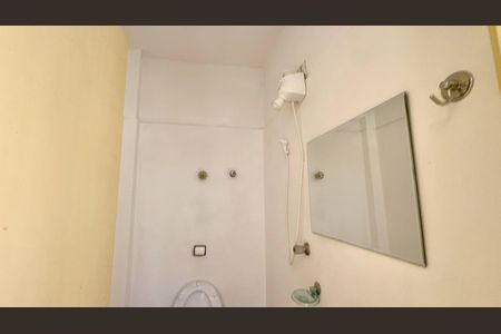 Casa para alugar com 400m², 4 quartos e 5 vagasBanheiro de serviço