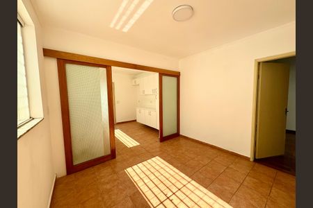 Casa para alugar com 400m², 4 quartos e 5 vagasCozinha 