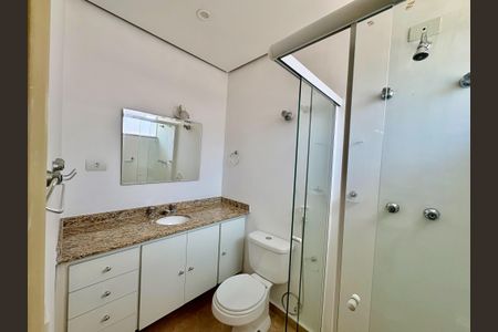 Casa para alugar com 400m², 4 quartos e 5 vagasBanheiro 2