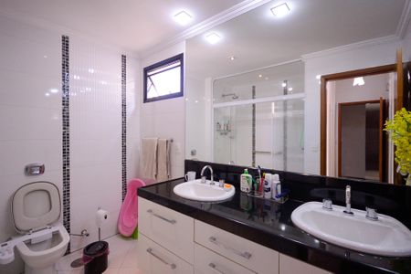 Apartamento à venda com 198m², 3 quartos e 3 vagasBanheiro do Quarto 3