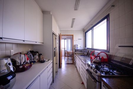 Apartamento à venda com 198m², 3 quartos e 3 vagasCozinha 