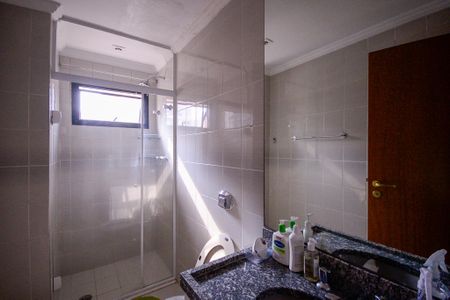 Apartamento à venda com 198m², 3 quartos e 3 vagasBanheiro do Quarto 2