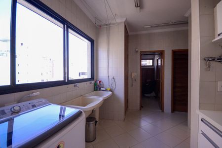 Apartamento à venda com 198m², 3 quartos e 3 vagasÁrea de Serviço 