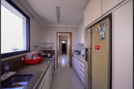 Apartamento à venda com 198m², 3 quartos e 3 vagasCozinha 