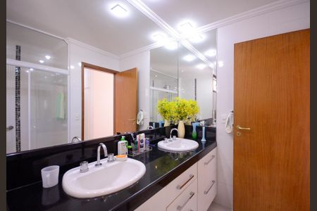 Apartamento à venda com 198m², 3 quartos e 3 vagasBanheiro do Quarto 3