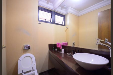 Apartamento à venda com 198m², 3 quartos e 3 vagasLavabo 