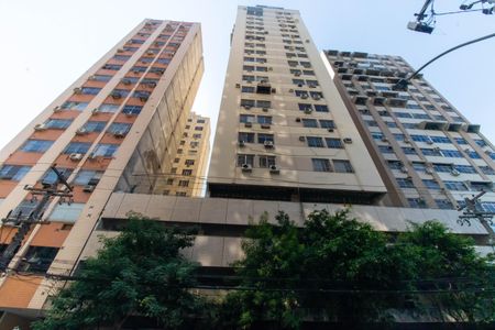 Apartamento à venda com 72m², 2 quartos e 1 vagaFachada