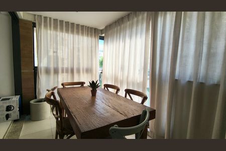 Apartamento à venda com 72m², 2 quartos e 1 vagaVaranda 