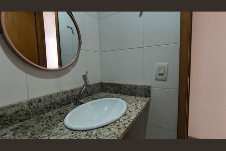 Apartamento à venda com 72m², 2 quartos e 1 vagaBanheiro Social 