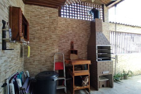 Casa de condomínio à venda com 200m², 3 quartos e 2 vagasChurrasqueira