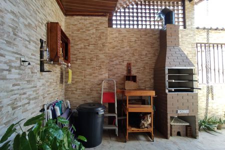 Casa de condomínio à venda com 200m², 3 quartos e 2 vagasChurrasqueira