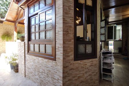 Casa de condomínio à venda com 200m², 3 quartos e 2 vagasFachada