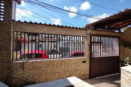 Casa de condomínio à venda com 200m², 3 quartos e 2 vagasFachada 