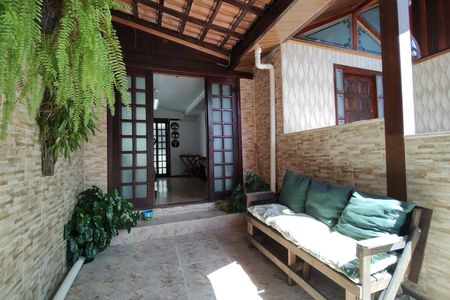 Casa de condomínio à venda com 200m², 3 quartos e 2 vagasGaragem