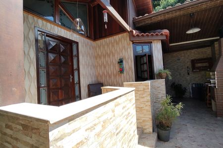 Casa de condomínio à venda com 200m², 3 quartos e 2 vagasVaranda