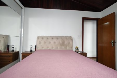 Casa de condomínio à venda com 200m², 3 quartos e 2 vagasQuarto 1