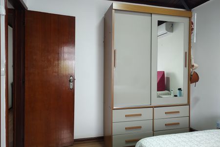 Casa de condomínio à venda com 200m², 3 quartos e 2 vagasQuarto 2 - Suíte