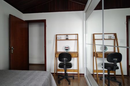 Casa de condomínio à venda com 200m², 3 quartos e 2 vagasQuarto 3