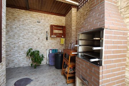 Casa de condomínio à venda com 200m², 3 quartos e 2 vagasChurrasqueira