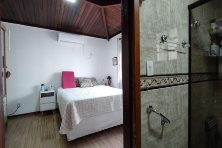 Casa de condomínio à venda com 200m², 3 quartos e 2 vagasQuarto 2 - Suíte