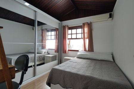 Casa de condomínio à venda com 200m², 3 quartos e 2 vagasQuarto 3