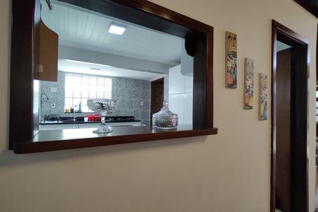 Casa de condomínio à venda com 200m², 3 quartos e 2 vagasCozinha - Armários