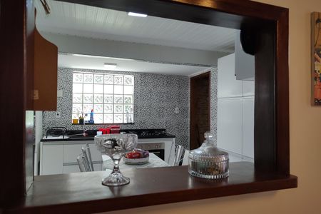 Casa de condomínio à venda com 200m², 3 quartos e 2 vagasCozinha - Armários