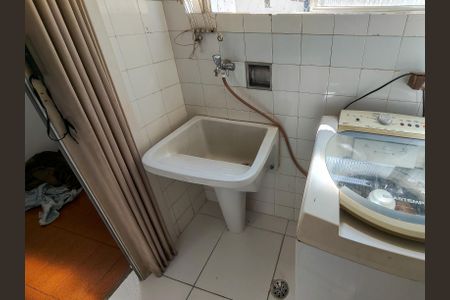 Apartamento para alugar com 68m², 2 quartos e 1 vagaÁrea de Serviço