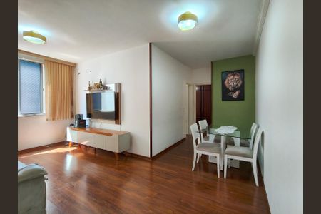 Sala de apartamento para alugar com 2 quartos, 68m² em Tijuca, Rio de Janeiro