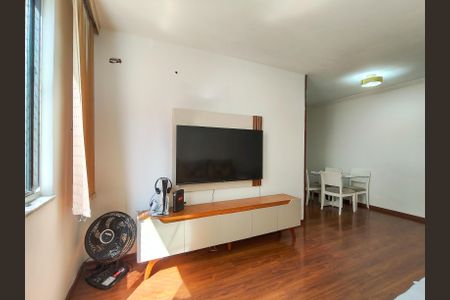 Apartamento para alugar com 68m², 2 quartos e 1 vagaSala