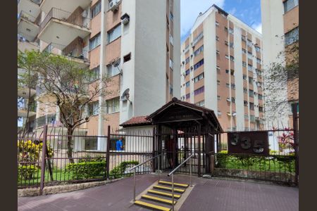 Apartamento para alugar com 68m², 2 quartos e 1 vagaFachada e portaria