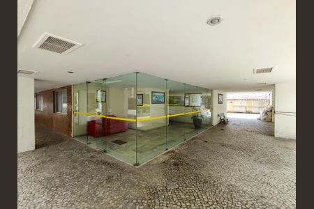 Apartamento para alugar com 68m², 2 quartos e 1 vagaFachada e portaria