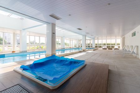 Apartamento à venda com 68m², 2 quartos e 1 vagaÁrea comum - Piscina