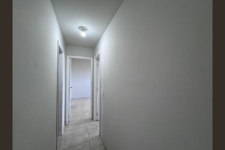 Corredor de apartamento para alugar com 2 quartos, 63m² em Recreio dos Bandeirantes, Rio de Janeiro