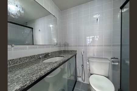Apartamento para alugar com 63m², 2 quartos e 2 vagasSuíte - Banheiro