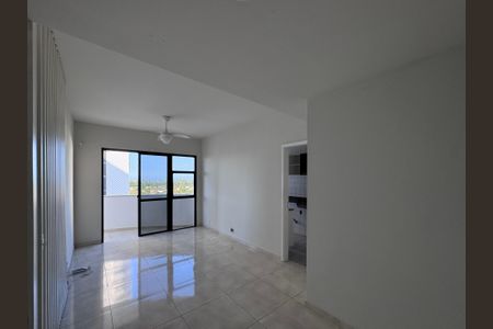 Sala de apartamento para alugar com 2 quartos, 63m² em Recreio dos Bandeirantes, Rio de Janeiro