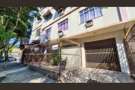 Apartamento à venda com 74m², 2 quartos e 1 vagaFrente  do Prédio 