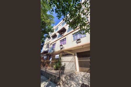 Apartamento à venda com 74m², 2 quartos e 1 vagaFrente  do Prédio 