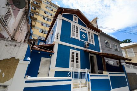 Casa para alugar com 220m², 4 quartos e sem vagaFachada
