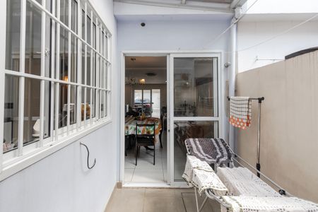 Casa de condomínio à venda com 115m², 2 quartos e 1 vagaQuintal